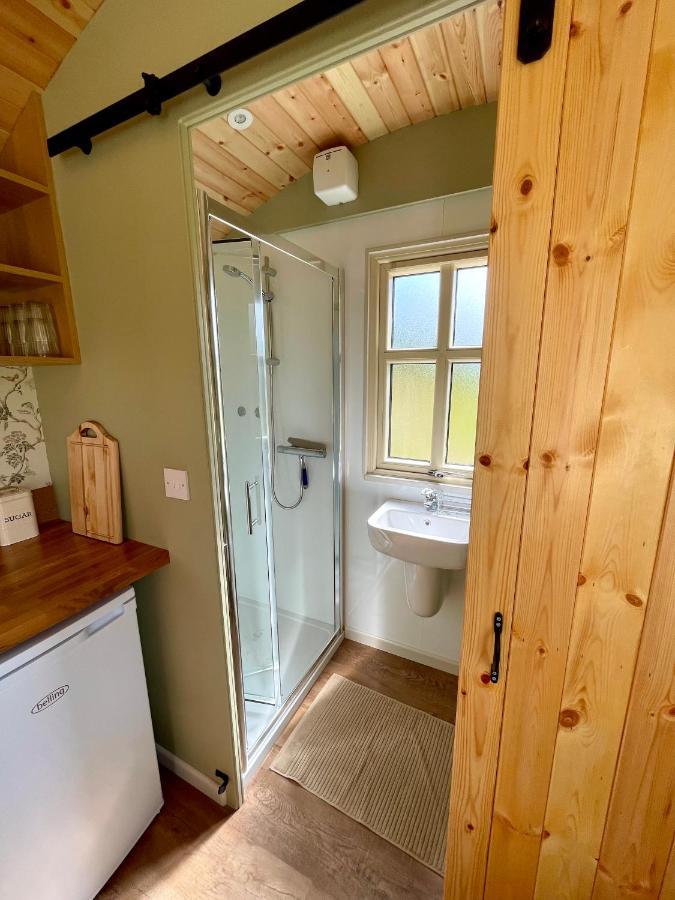 הוילה בנטרי Stepping Stones Glamping 'The Olive' מראה חיצוני תמונה